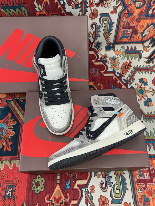 ナイキ靴正面デザイン